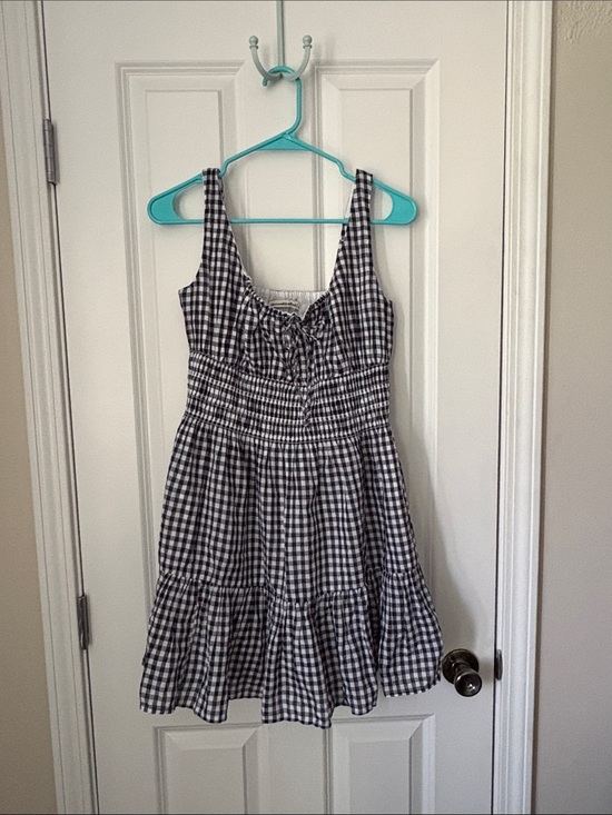 Abercrombie & Fitch Dresses & Skirts - Abercrombie & Fitch Black and White Gingham Smocked Mini Dress